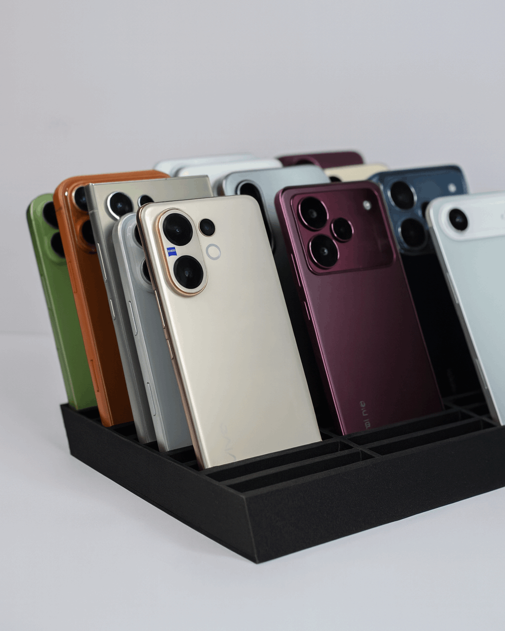 Multi Phone Stand | Organizer for Content Creators & Tech Reviewers (10 / 20 / 30 Smartphones Slots)