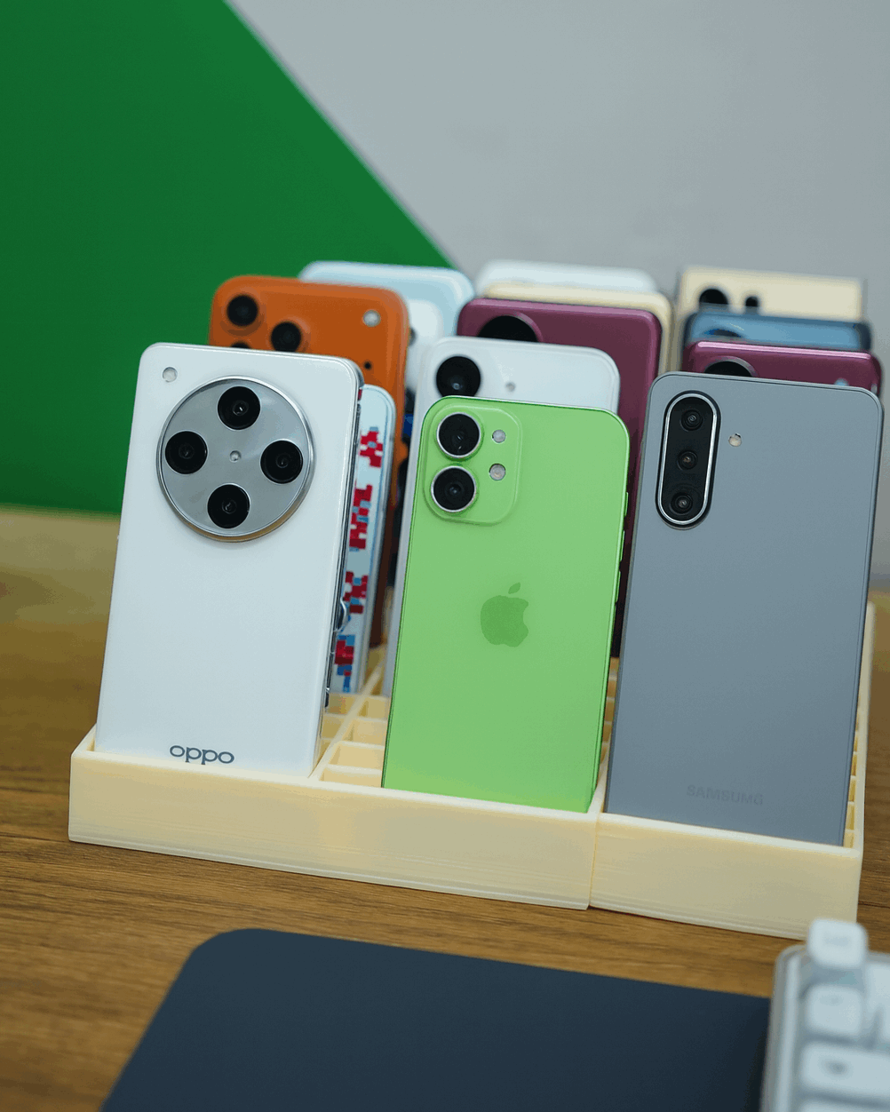 Multi Phone Stand | Organizer for Content Creators & Tech Reviewers (10 / 20 / 30 Smartphones Slots)